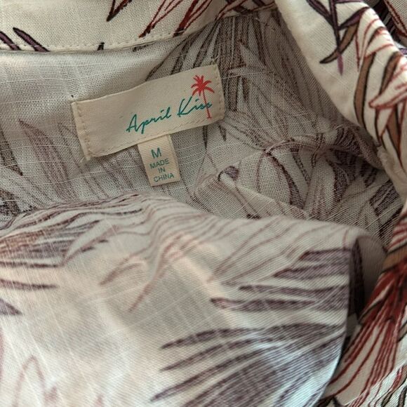 Hawaiian Palm Leaf Beige April Kiss Button Up Blouse Top Shirt Medium M NWT - Picture 5 of 6